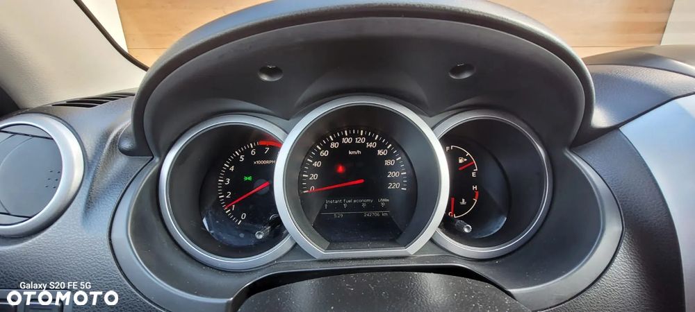Suzuki Grand Vitara 2.4 De Luxe - 16