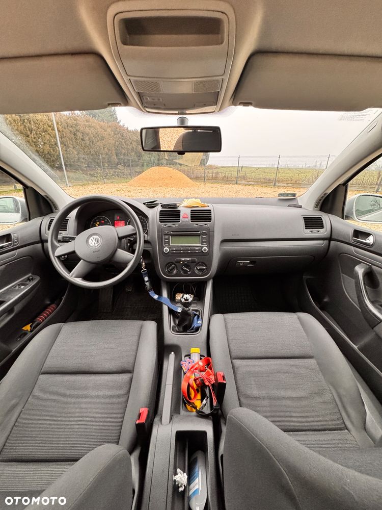 Volkswagen Golf 1.6 FSI Comfortline - 5