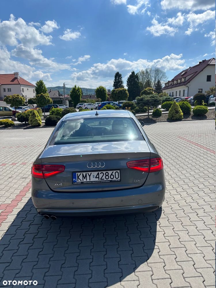 Audi A4 Limousine 2.0 TDI DPF multitronic Ambition - 8
