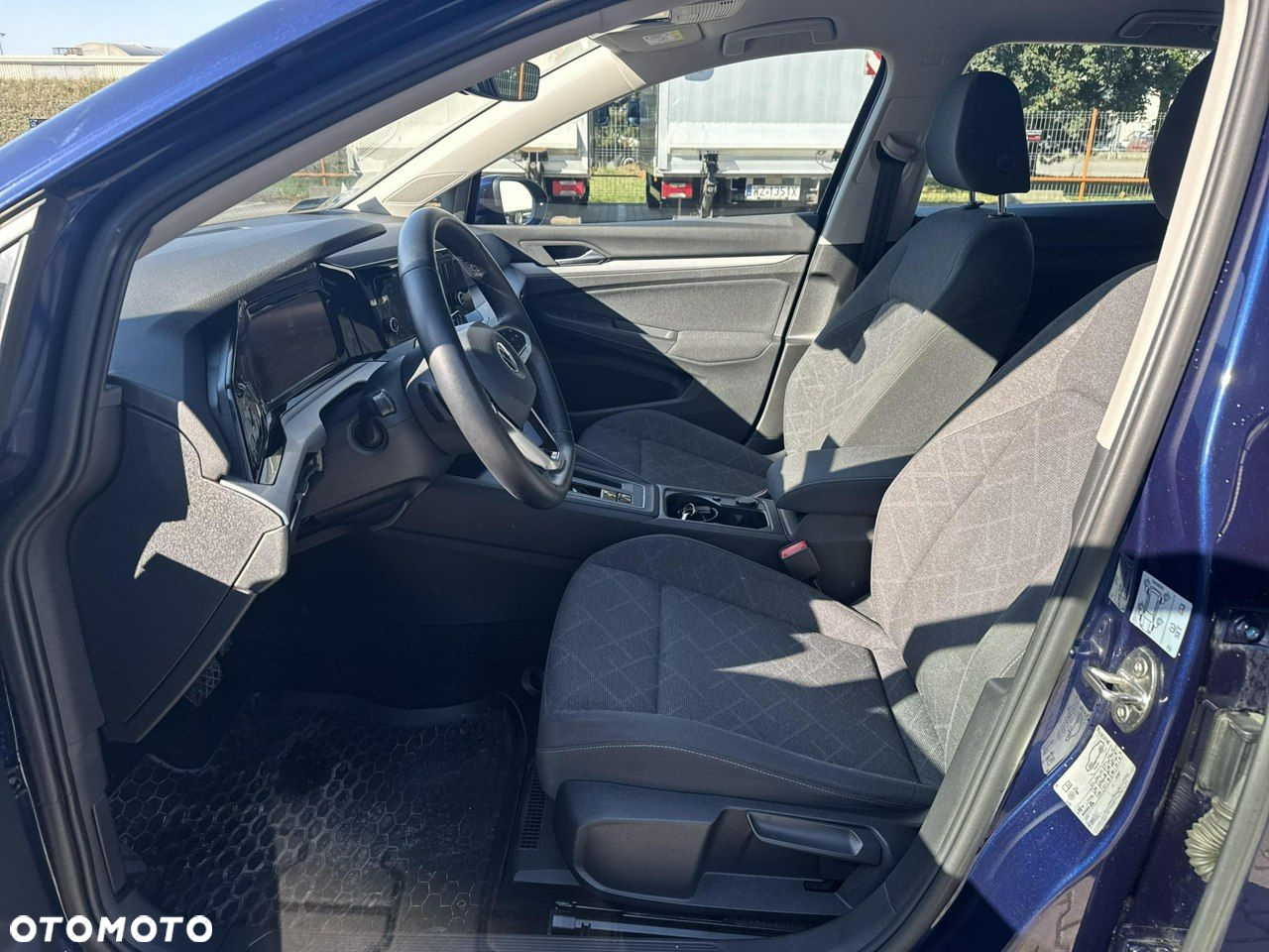 Volkswagen Golf - 11