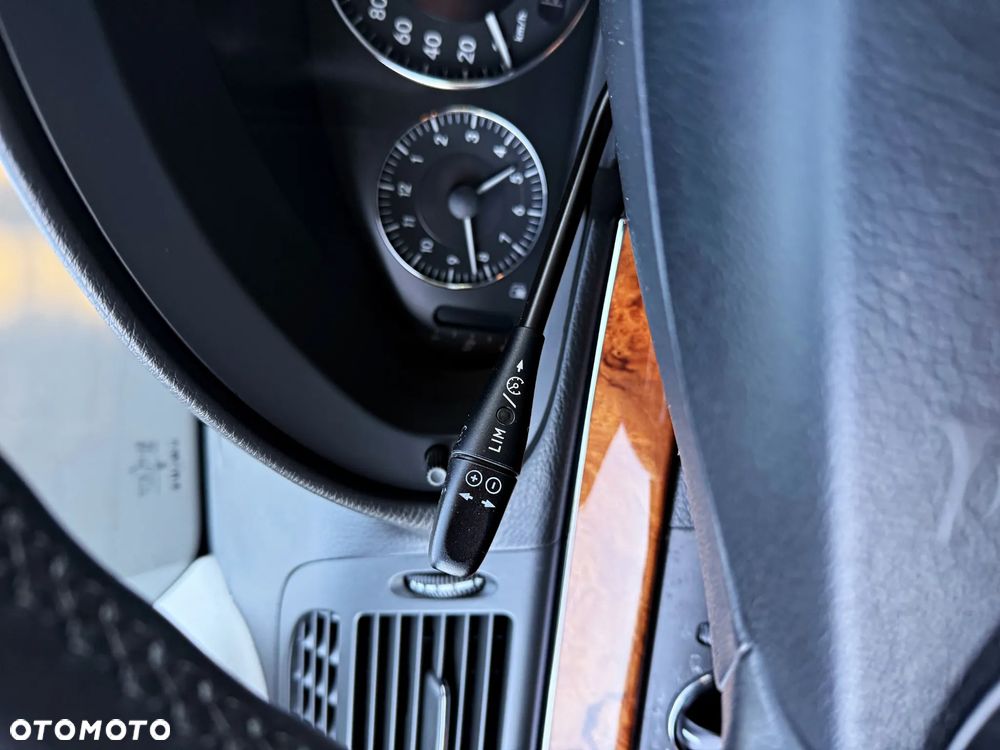 Mercedes-Benz Klasa E 200 Kompressor Automatik Elegance - 39