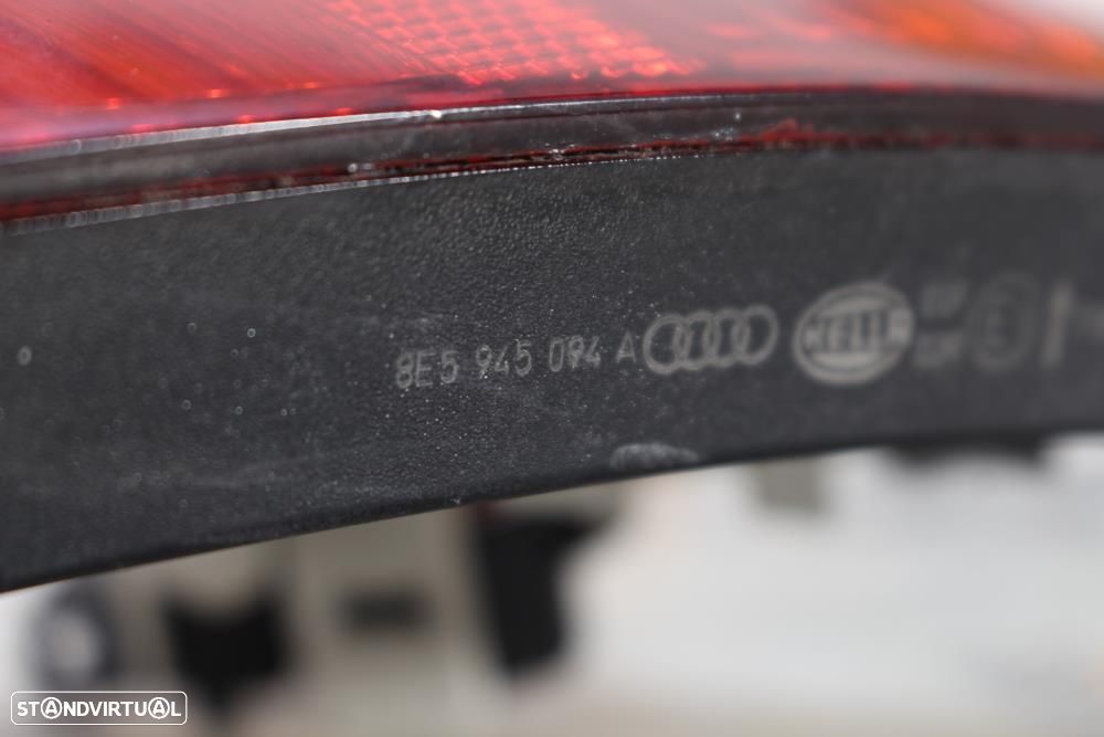 Farolim Direito Audi A4 (8E2, B6)  8E5945094a / Farolim Mala Passageir - 8