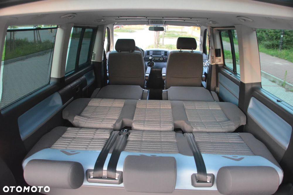 Volkswagen Multivan - 28