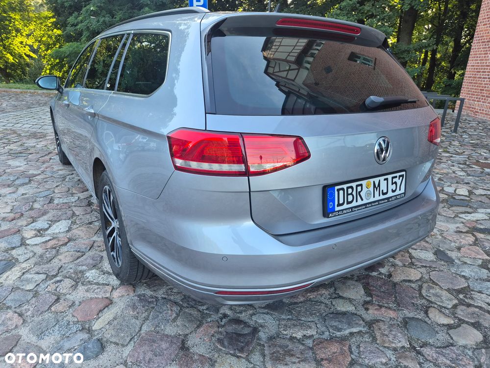 Volkswagen Passat Variant 2.0 TDI (BlueMotion Technology) Comfortline - 4