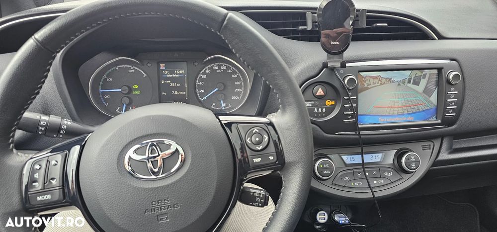 Toyota Yaris 1.5 VVT-i HSD Exclusive - 3