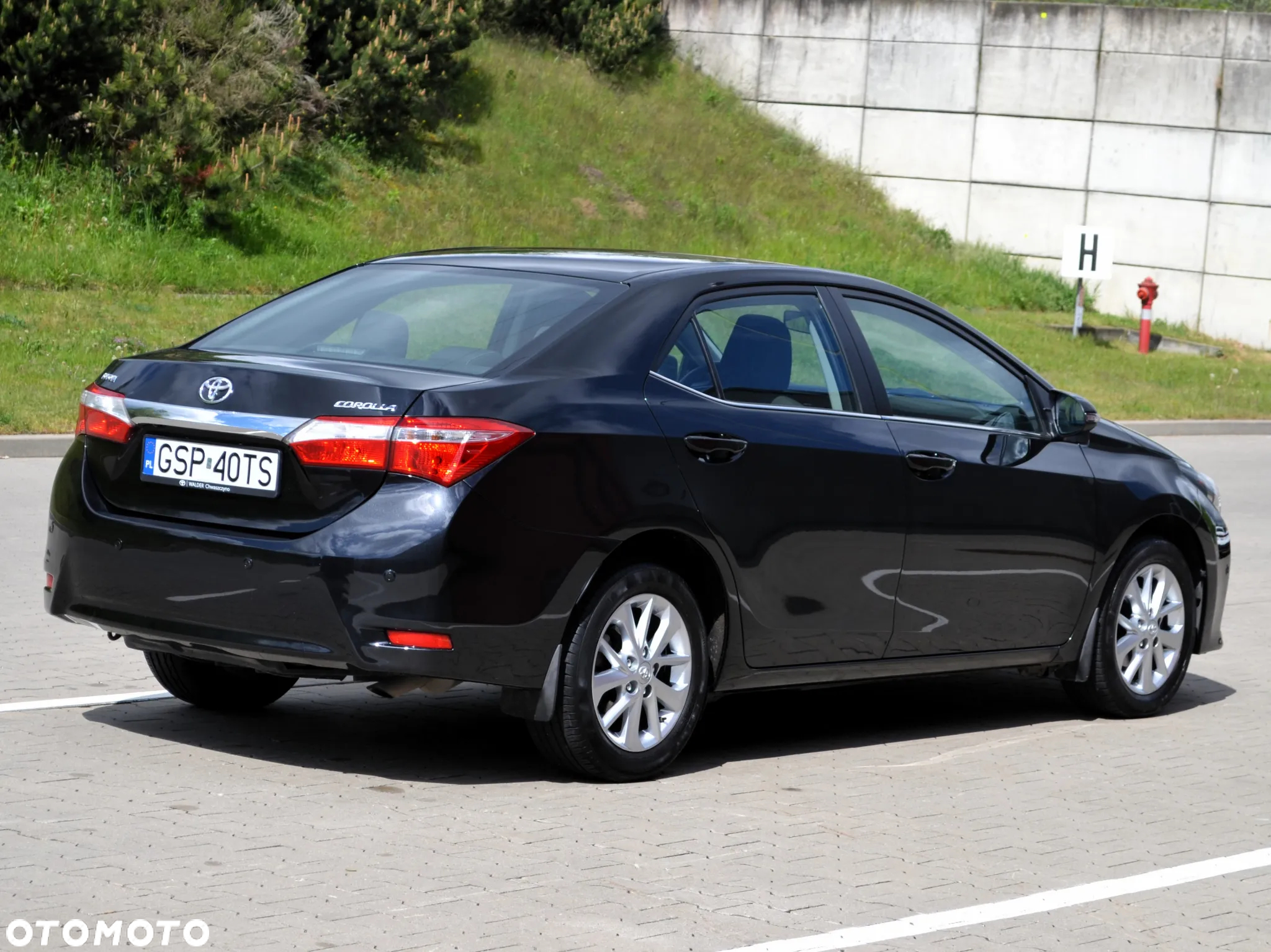 Toyota Corolla 1.6 Premium + - 2