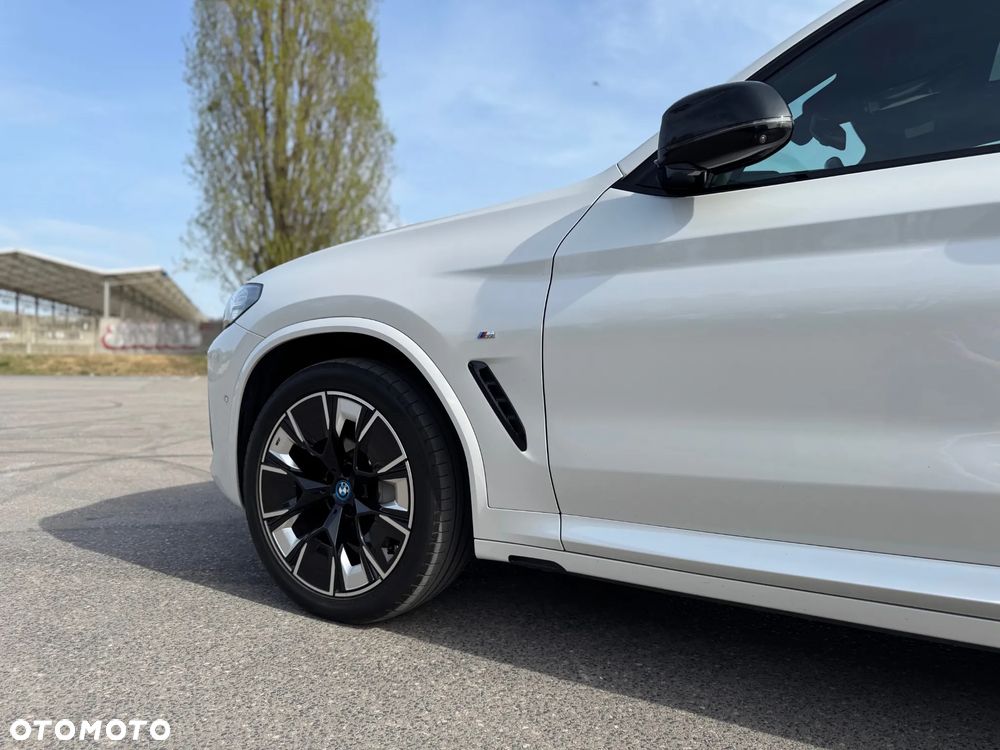 BMW iX3 80kWh Impressive - 11