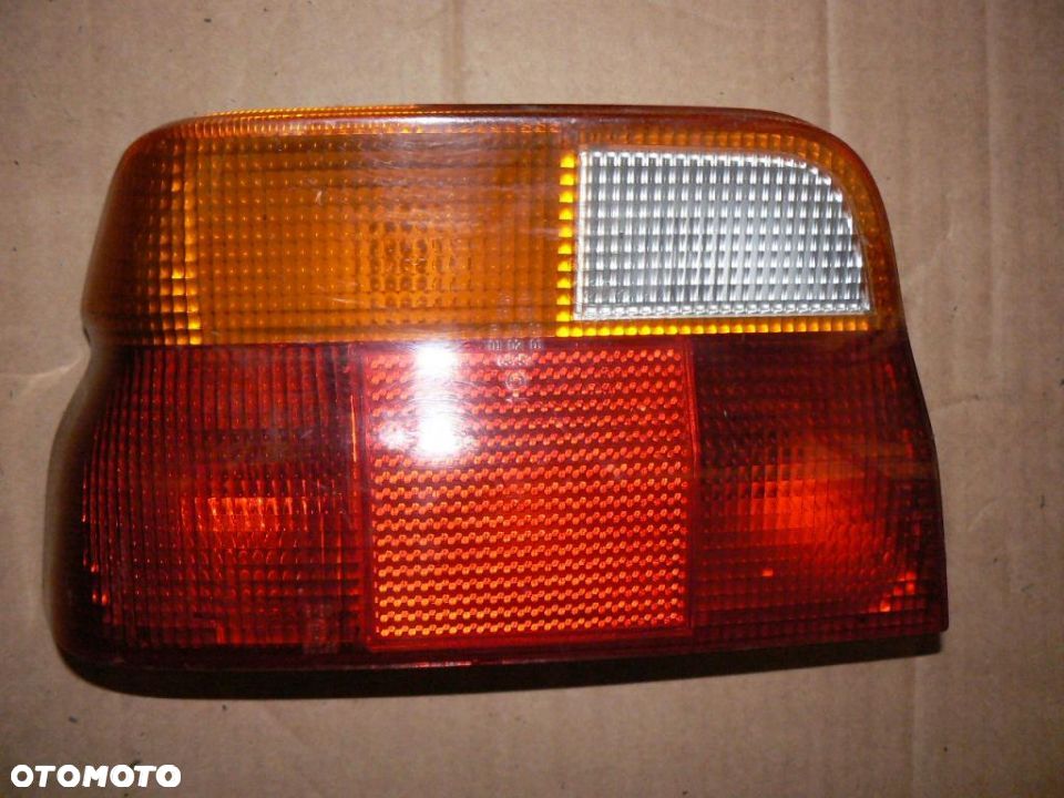 LAMPA TYLNA ESCORT ORION 90-94 LEWA LUB PRAWA - 1