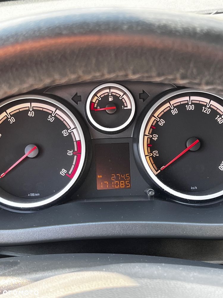 Opel Corsa 1.2 16V Cosmo - 12