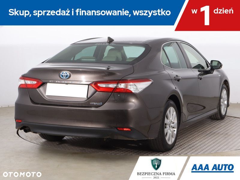 Toyota Camry - 7