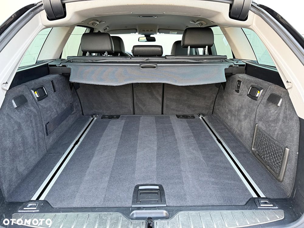 BMW Seria 5 520d xDrive - 24