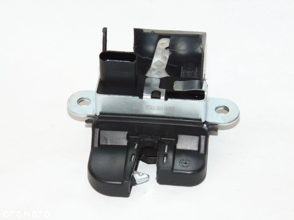 Zamek tylny tył klapy bagażnika VW Volkswagen Golf 5 V HB 03-08r - 6