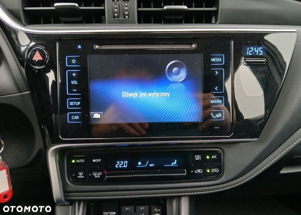 Toyota Auris 1.6 Premium MS - 25