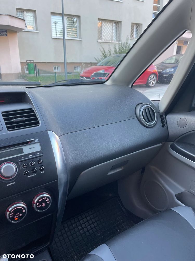 Suzuki SX4 - 10