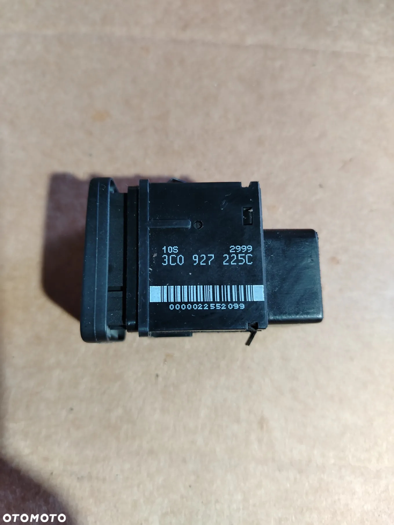 GUZIK PRZYCISK HAMULCA RĘCZNEGO POSTOJOWEGO VW PASSAT B6 CC 3C0927225C - 2