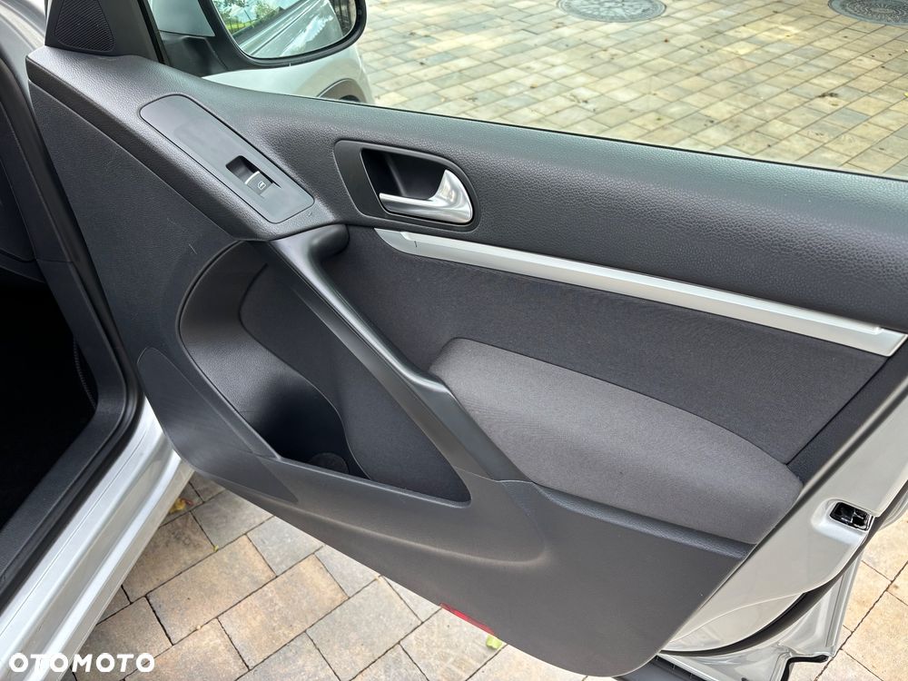 Volkswagen Tiguan 2.0 TDI DPF BlueMotion Technology Sport & Style - 26