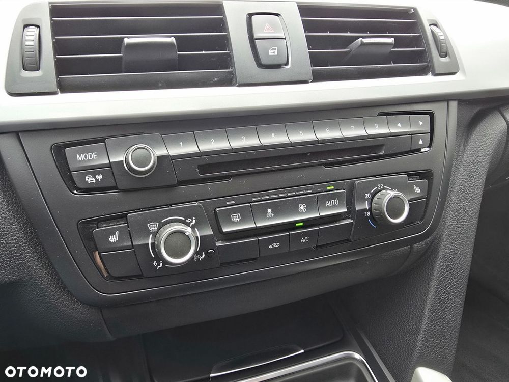 BMW Seria 3 318d - 19