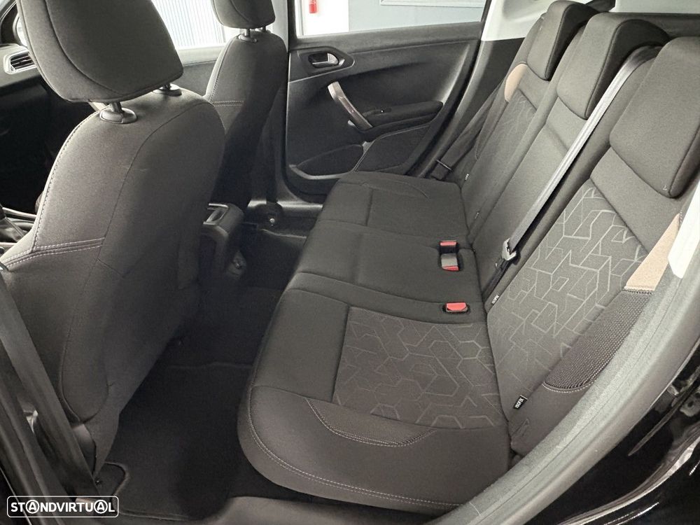 Peugeot 2008 1.2 PureTech Style - 20