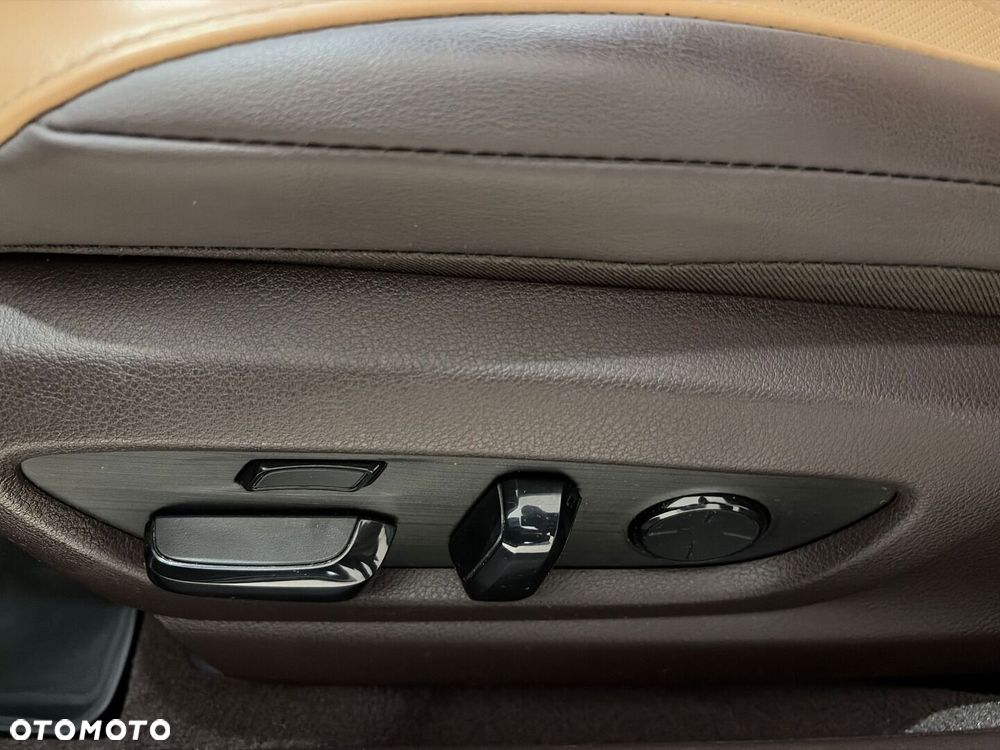 Lexus ES 300h Prestige - 22