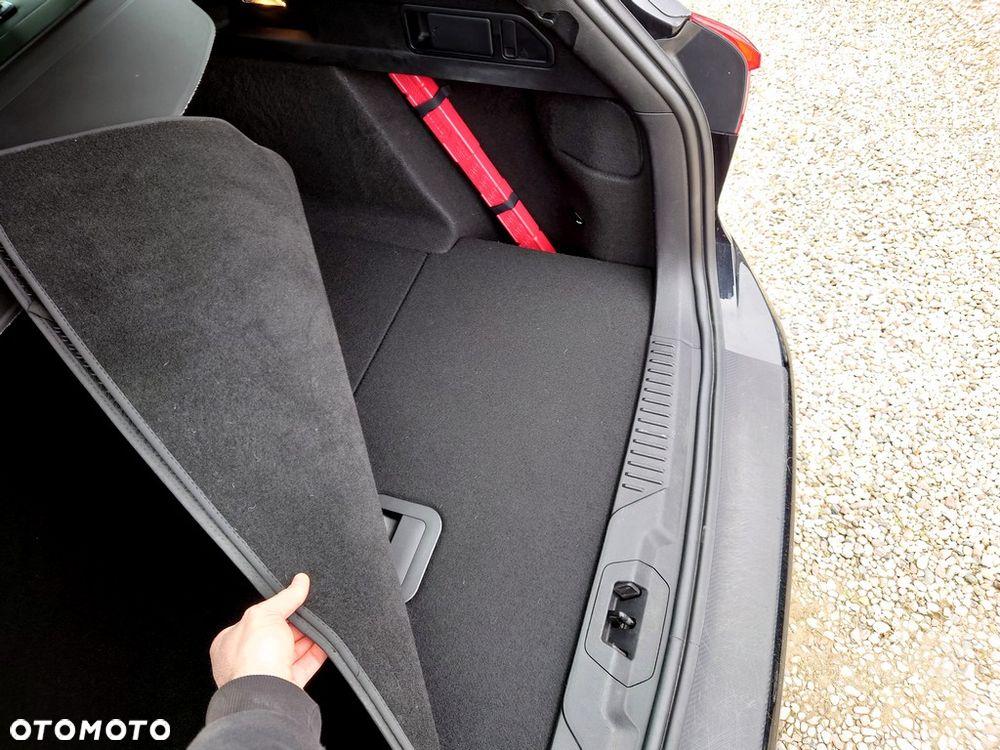 Ford Focus 2.0 EcoBlue ST - 37