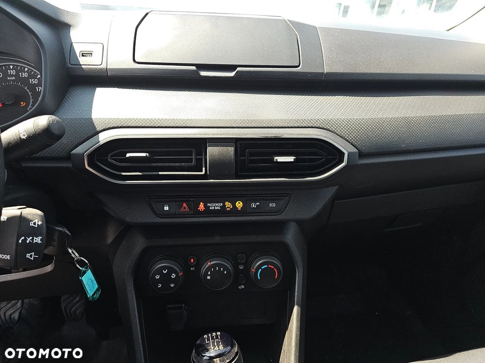 Dacia Jogger 1.0 TCe Essential 7os - 14