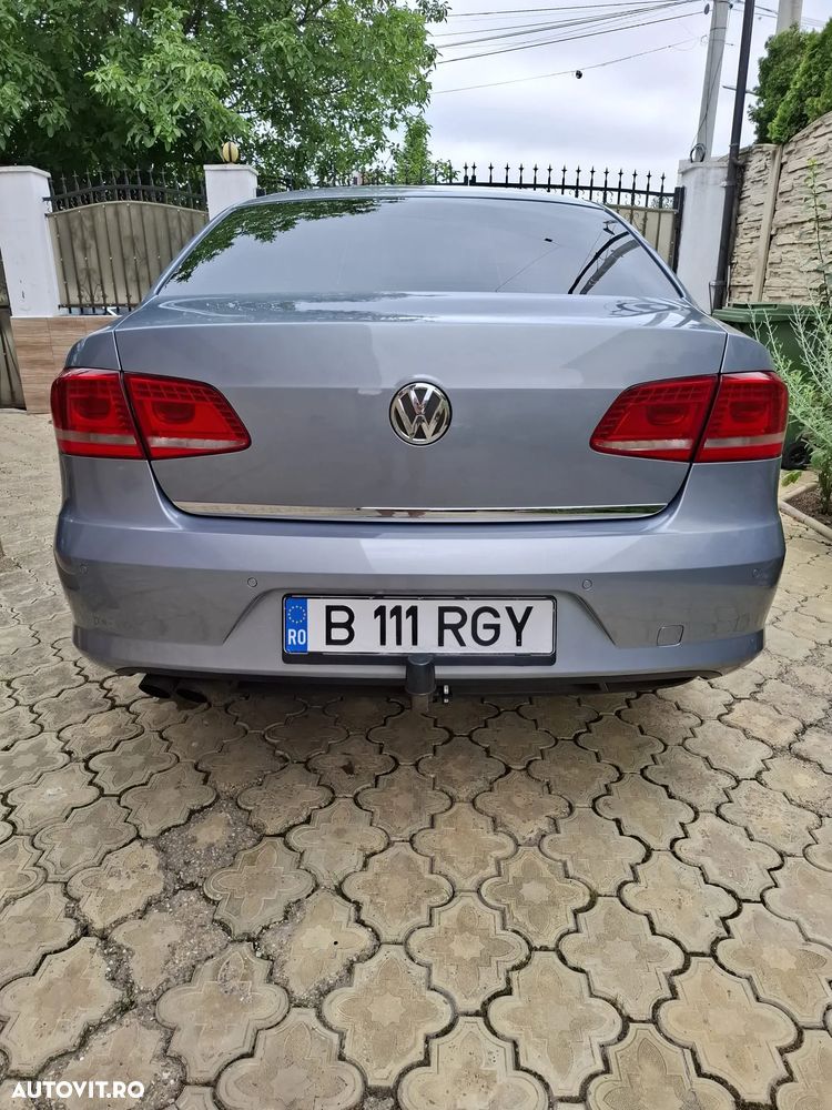 Volkswagen Passat 2.0 TDI Blue TDI DSG Comfortline - 16
