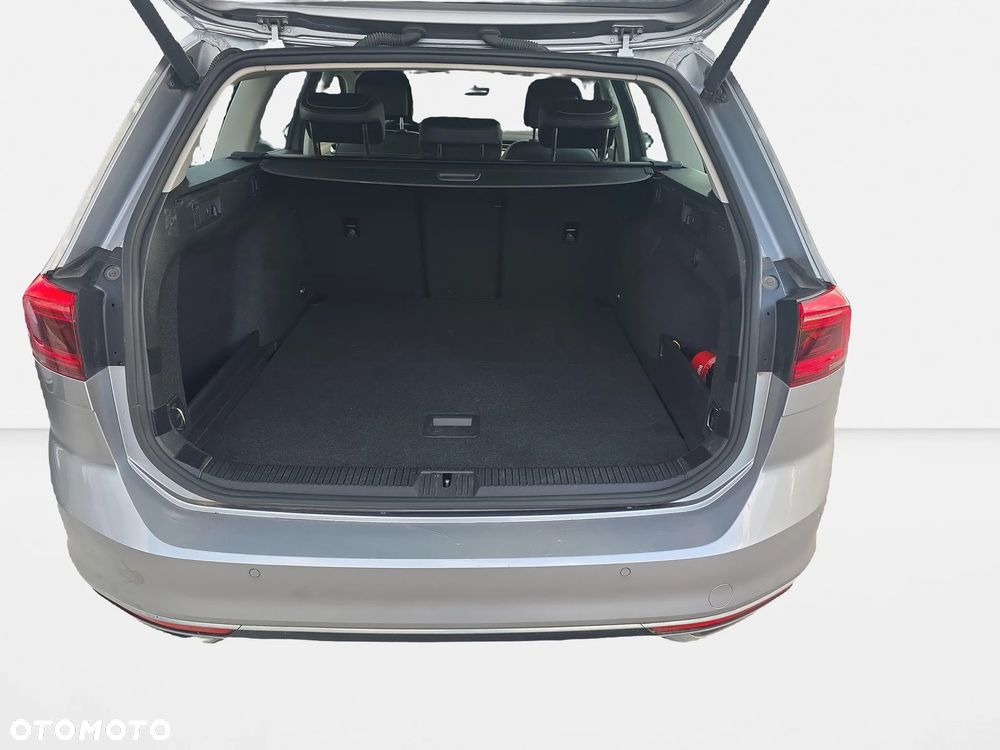 Volkswagen Passat - 10