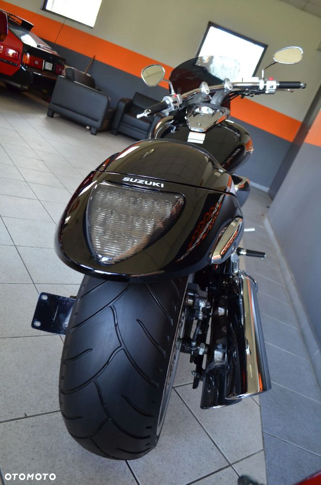 Suzuki Intruder - 18