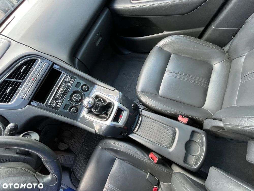 Peugeot 5008 2.0 HDi Premium + - 13