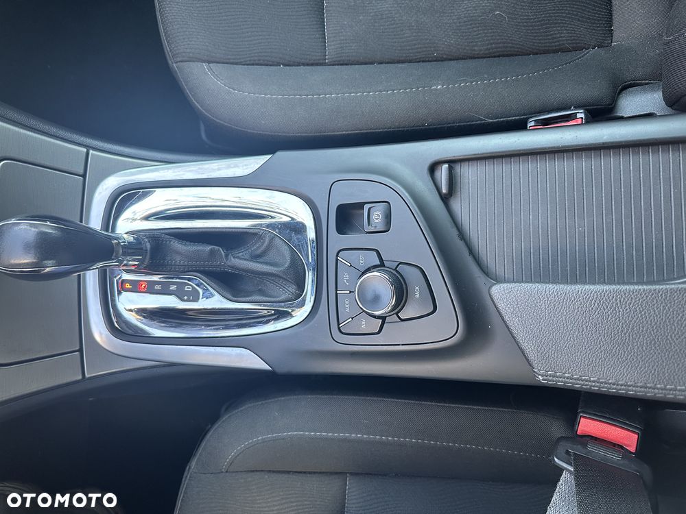 Opel Insignia - 13