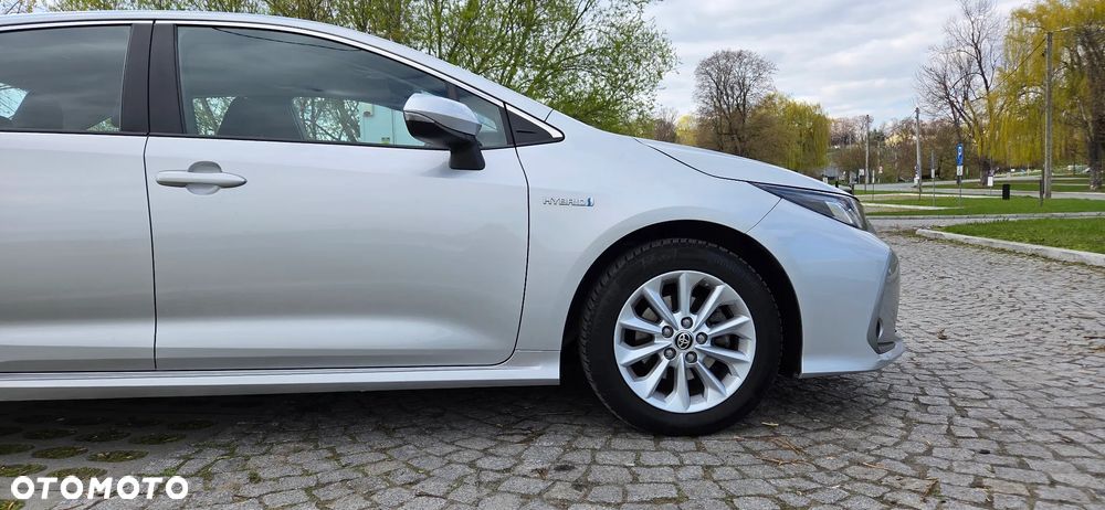 Toyota Corolla 1.8 Hybrid Comfort - 23