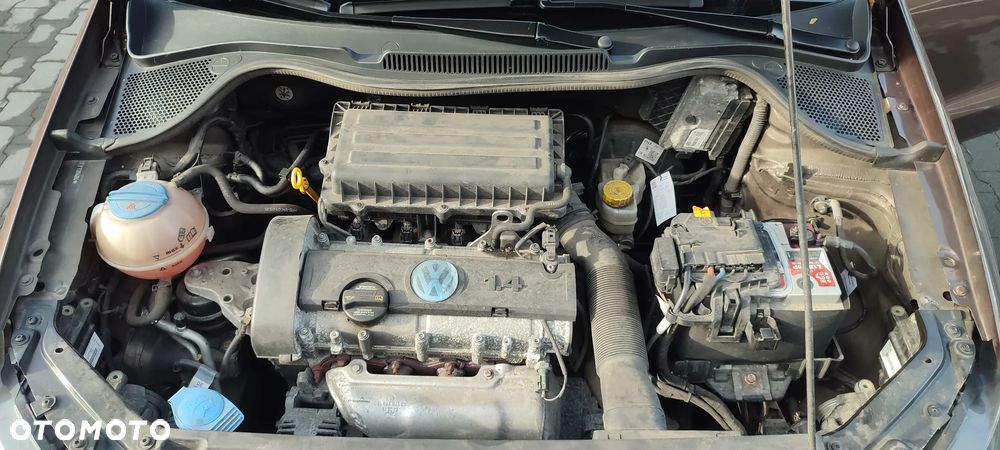 Volkswagen Polo 1.4 16V Comfortline - 10