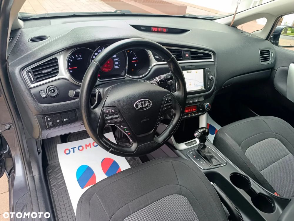 Kia Ceed 1.6 CRDi 136 DCT ISG Platinum Edition - 25
