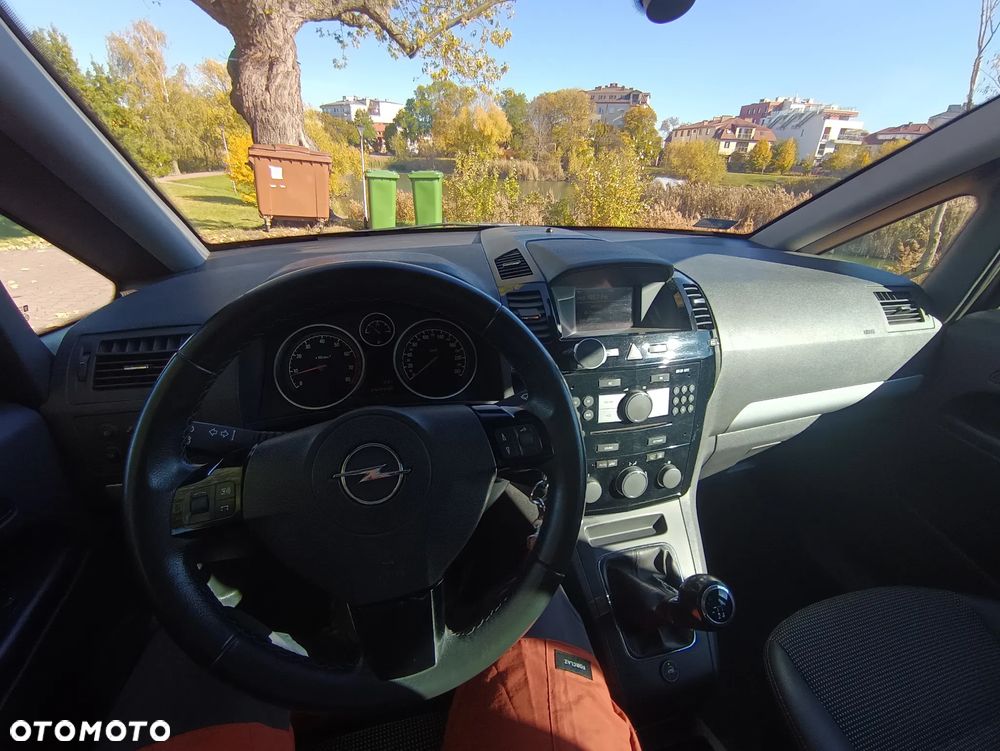 Opel Zafira 1.8 Cosmo - 15