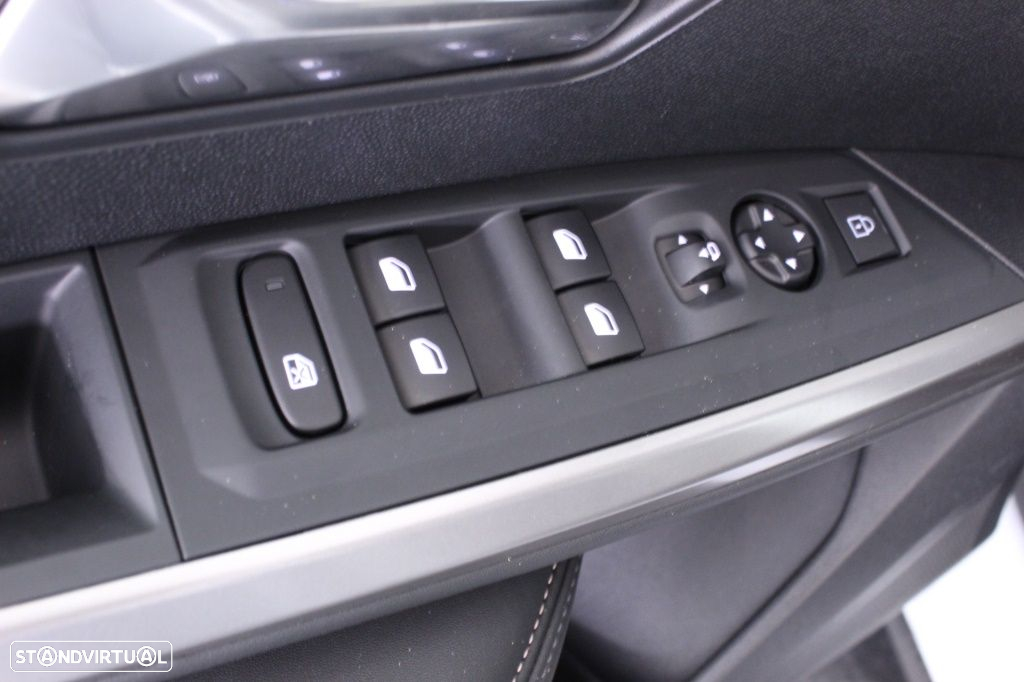 Peugeot 3008 1.2 Hybrid Allure e-DCS6 - 20