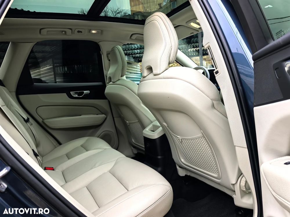 Volvo XC 60 T8 AWD Recharge Geartronic Inscription Expression - 15