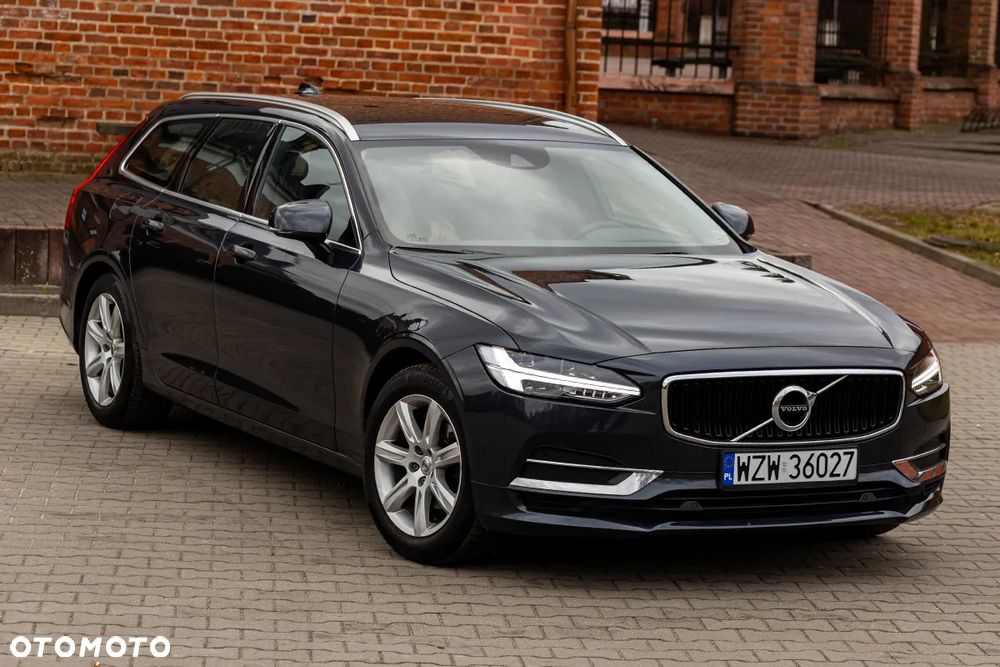 Volvo V90 D3 Momentum - 2
