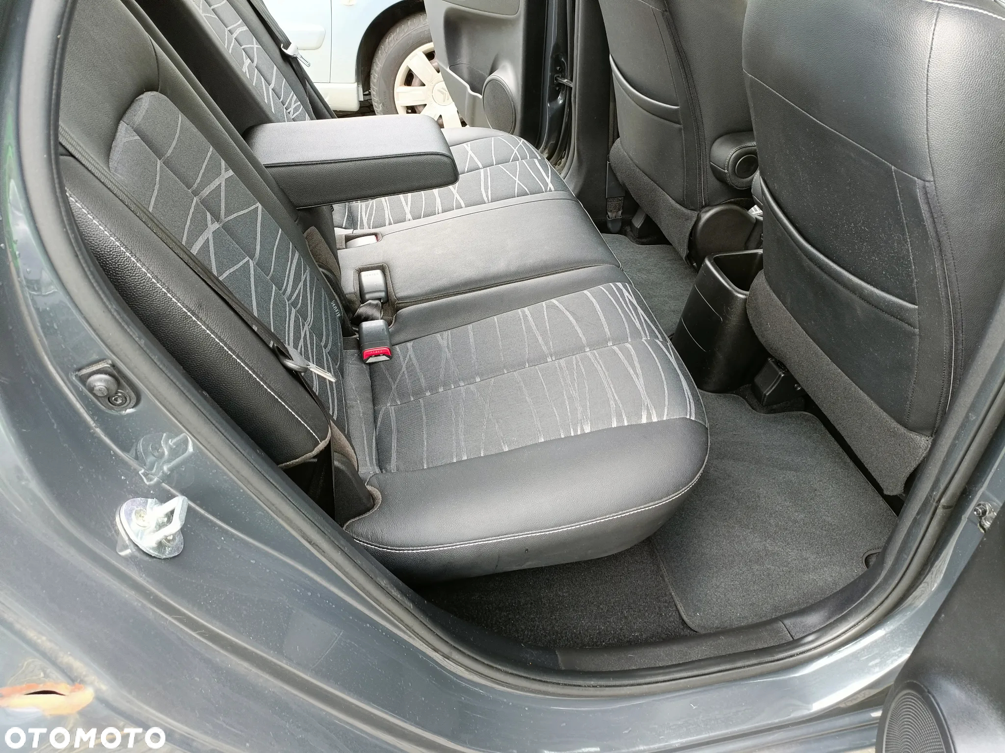 Kia Venga - 12