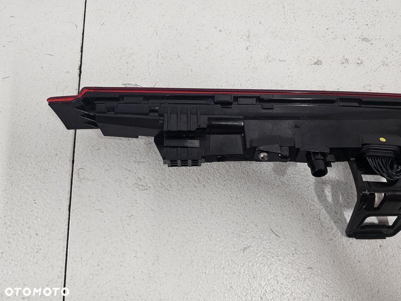 VOLVO C40 LAMPA LEWY TYŁ LEWA TYLNA W KLAPĘ - 10