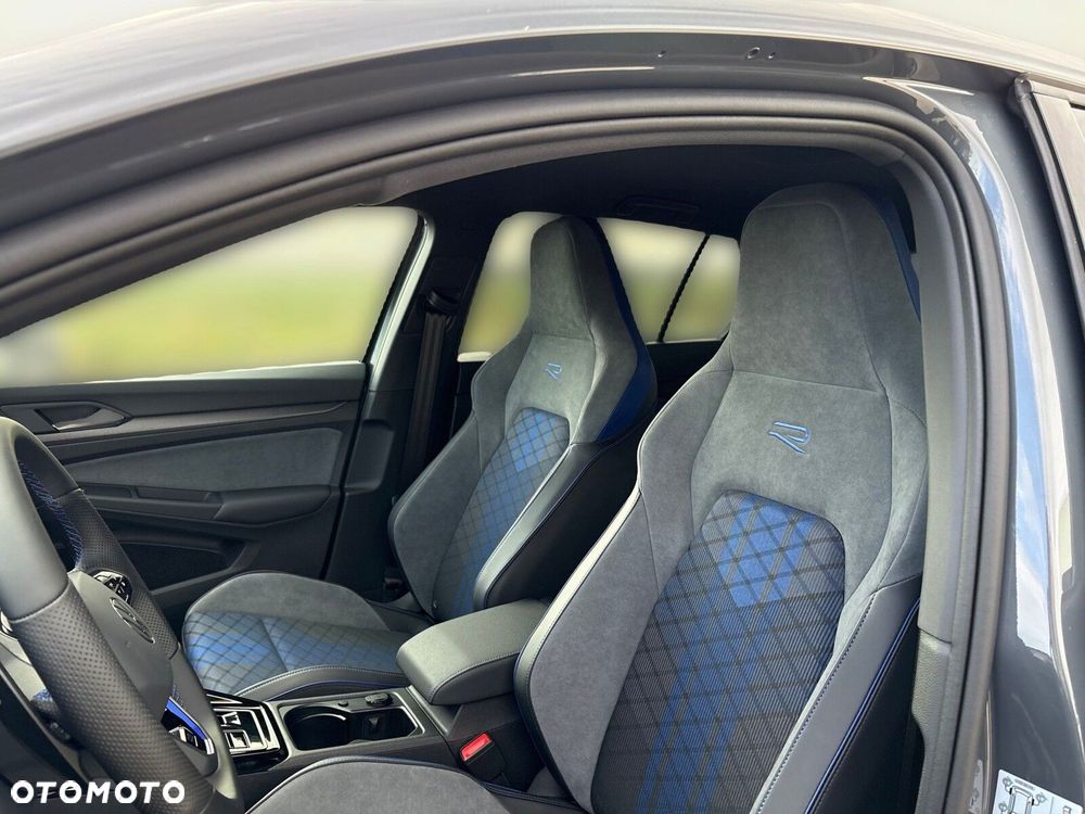 Volkswagen Golf - 10