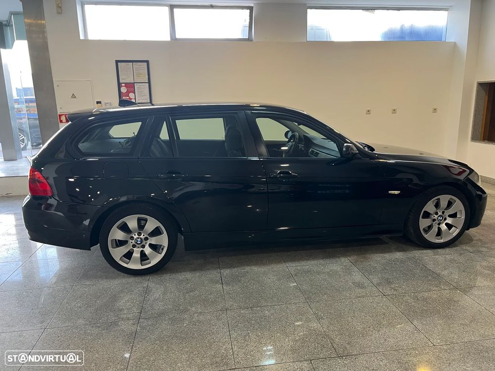 BMW 320 d Touring Dynamic - 4