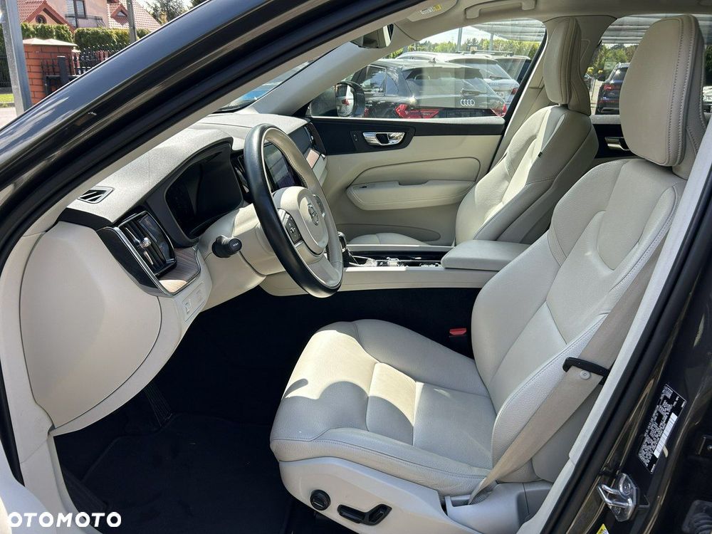 Volvo XC 60 T5 Momentum - 16