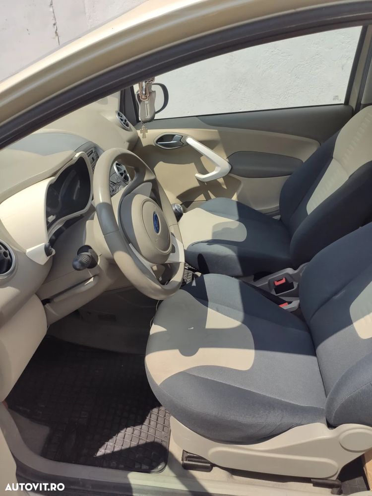 Ford Ka 1.2i Ambiente - 3