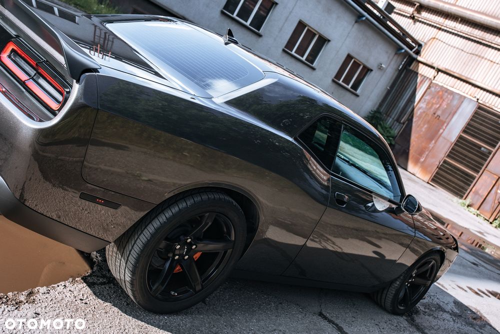 Dodge Challenger 6.2 Hellcat - 14