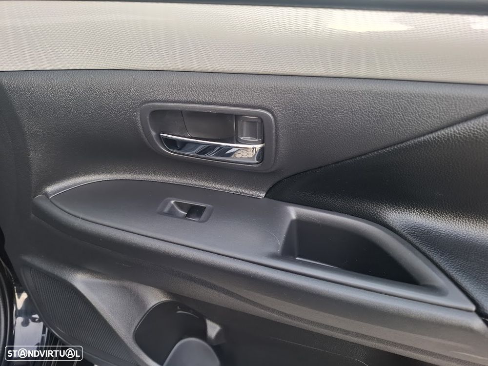 Mitsubishi Outlander - 42