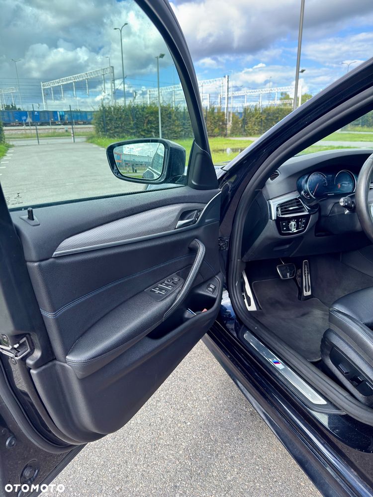 BMW Seria 5 520d M Sport - 22