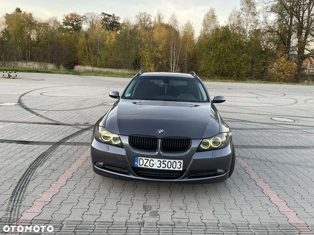 BMW Seria 3 318d - 1