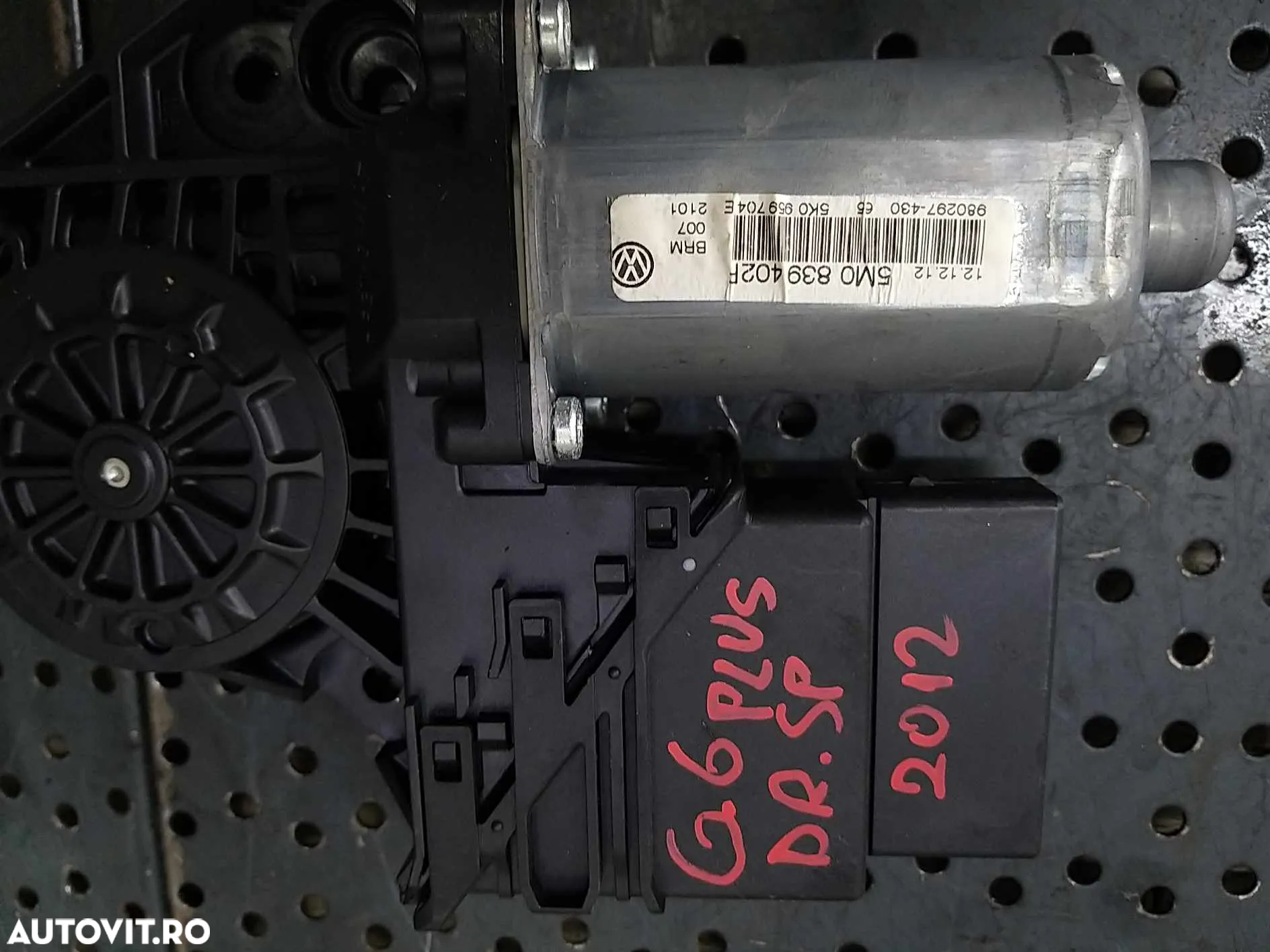Motoras macara dreapta spate vw golf 6 plus Motoras macara dreapta spate vw golf 6 plus 5k0959794 0130821430 5m0839402f 5k0959704e - 3