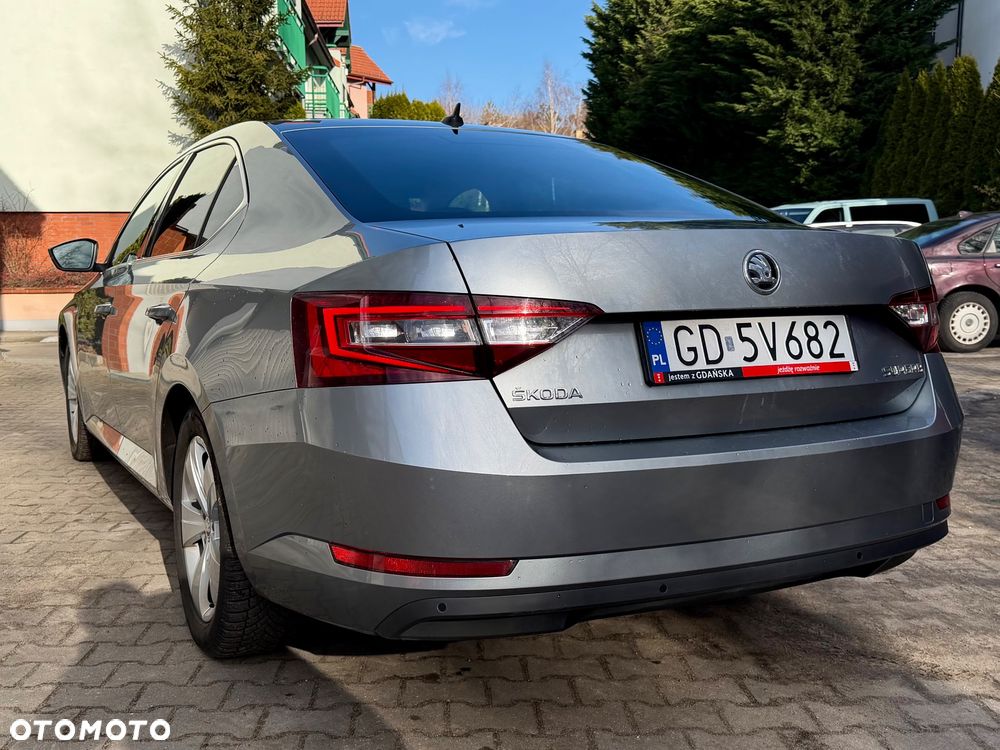 Skoda Superb 2.0 TDI L&K DSG - 15