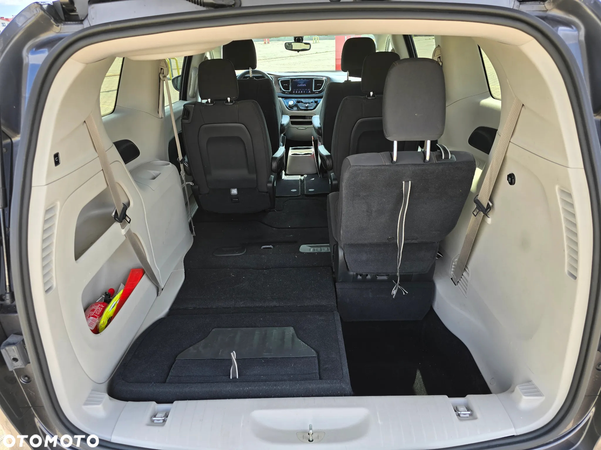 Chrysler Pacifica - 14